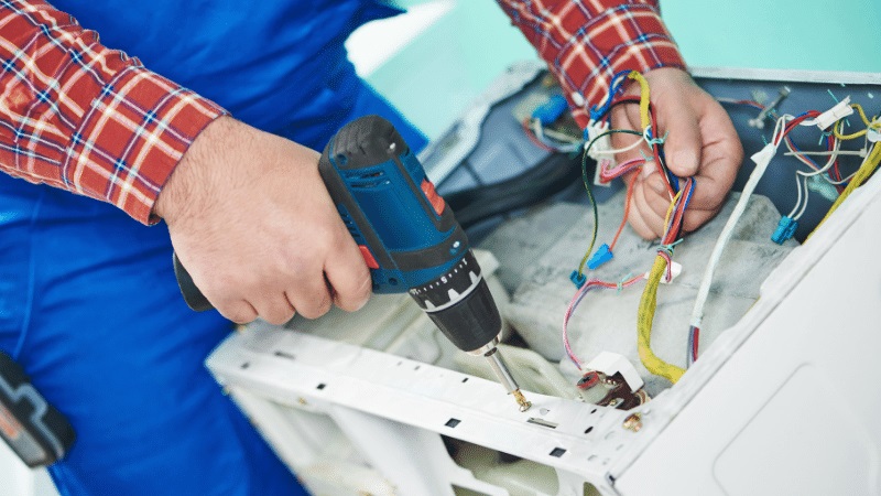 Menemen Termodinamik Termodinamik çamaşır makinesi kart tamiri – Su almama arızası orijinal parça ile giderildi. - Teknik servis örneği